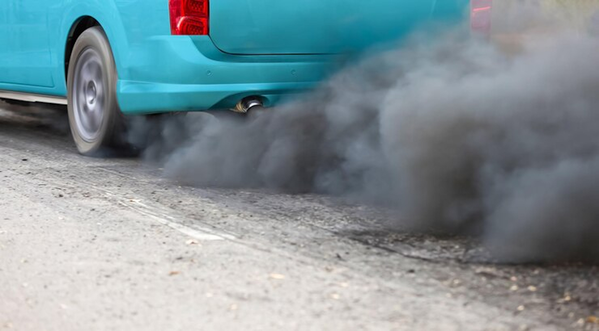 voiture fume